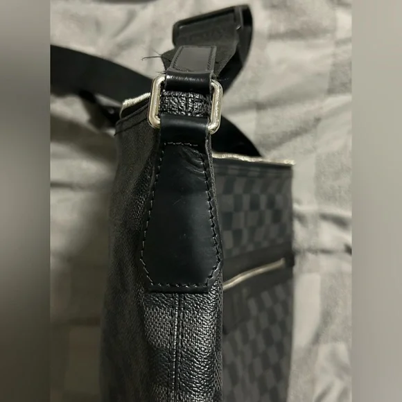 Louis Vuitton Damier Graphite Mick MM - Picture 7 of 9